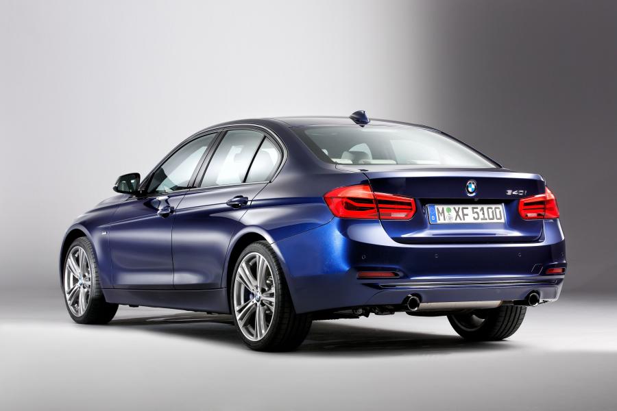  BMW 340i Sport Line 2015 года  (фото 28 из 47)